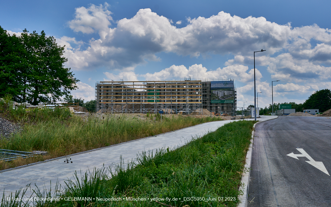 07.06.2023 - Neue Hinweistafeln für das Alexisquartier und Pandion Verde in Neuperlach in München 07.06.2023 - Neue Hinweistafeln für das Alexisquartier und Pandion Verde in Neuperlach in München